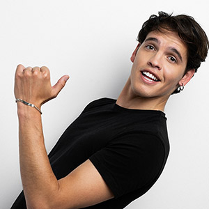 Comedian André De Freitas